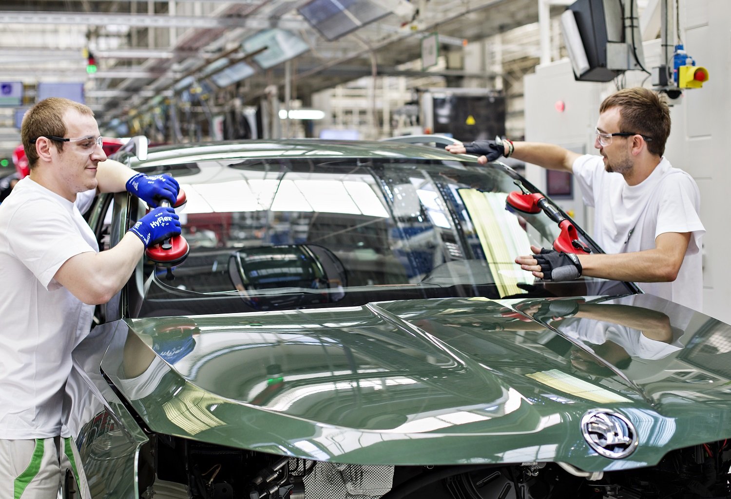 Na počátku srpna sjelo z výrobní linky závodu společnosti Škoda Auto v Kvasinách milionté SUV značky Škoda. Jubilejní vůz Škoda Karoq zamíří k zákazníkovi ve Španělsku
