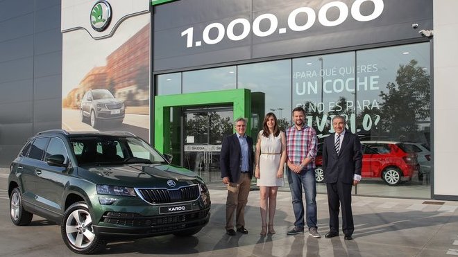 Na počátku srpna sjelo z výrobní linky závodu společnosti Škoda Auto v Kvasinách milionté SUV značky Škoda. Jubilejní vůz Škoda Karoq zamíří k zákazníkovi ve Španělsku