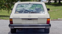 Posledním automobilem Johna Lennona se stal Mercedes-Benz 300TD