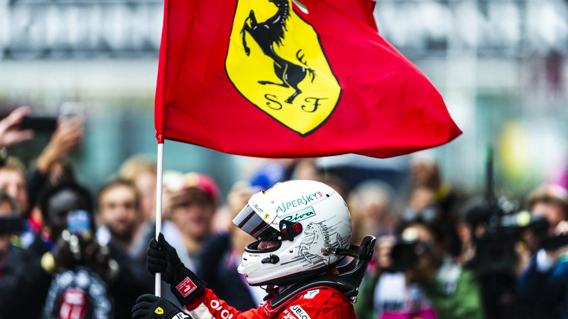 Naposledy se Sebastian Vettel radoval z vítězství v Belgii, od té doby to jde s výsledky Ferrari spíše z kopce