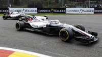 Sergej Sirotkin a Lance Stroll v závodě v Belgii