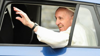 Česká automobilka poskytla papežovi během jeho dvoudenní návštěvy Irska v rámci Světového setkání rodin 2018 v Dublinu čtyři speciálně upravené vozy Škoda Rapid Spaceback