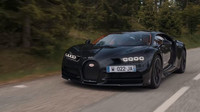 Bugatti Chiron dokáže zaujmout i na klikaté okresce