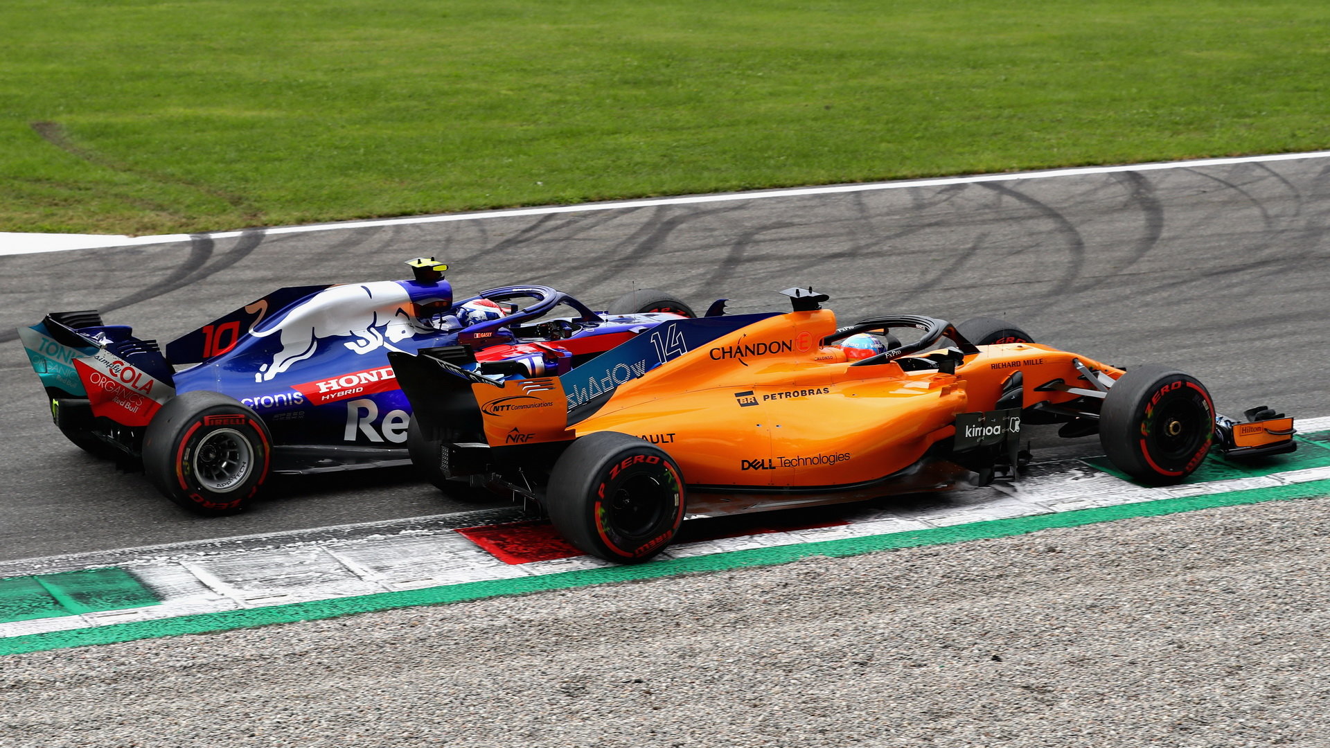 McLaren přešel z Hondy na Renault, u Toro Rosso tomu bylo přesně naopak