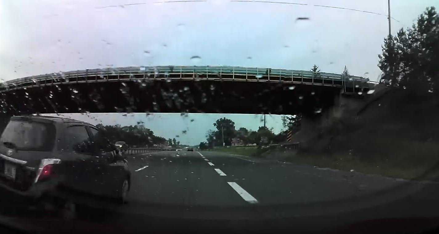 Rychlé reakce Autopilotu v Tesle Model 3 předešly dopravní nehodě
