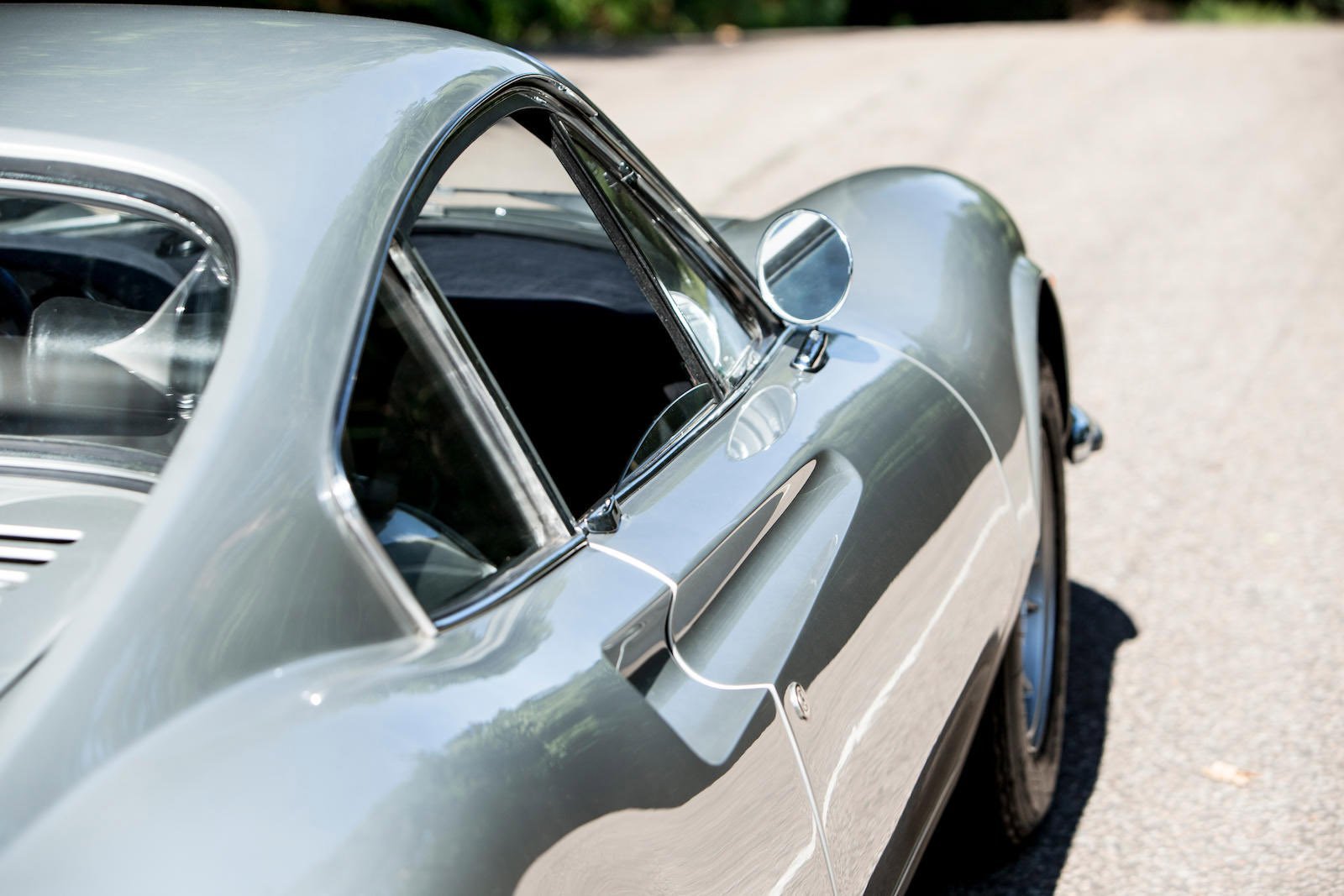 Ferrari 246 GT Dino, ve kterém během evropských turné cestoval Keith Richards z Rolling Stones
