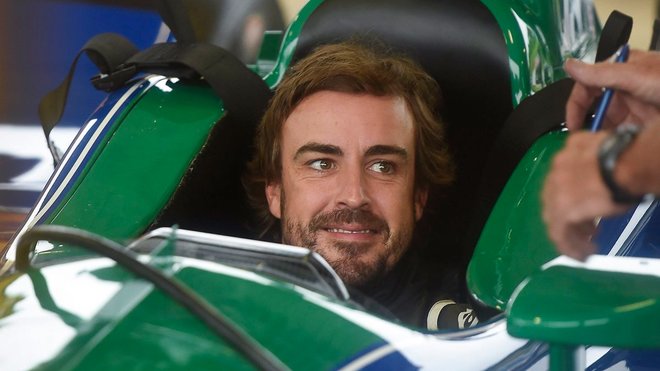 Fernando Alonso v kokpitu vozu americké série Indycar