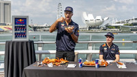 Daniel Ricciardo a Max Verstappen opět vyzkoušeli speciality v Singapuru