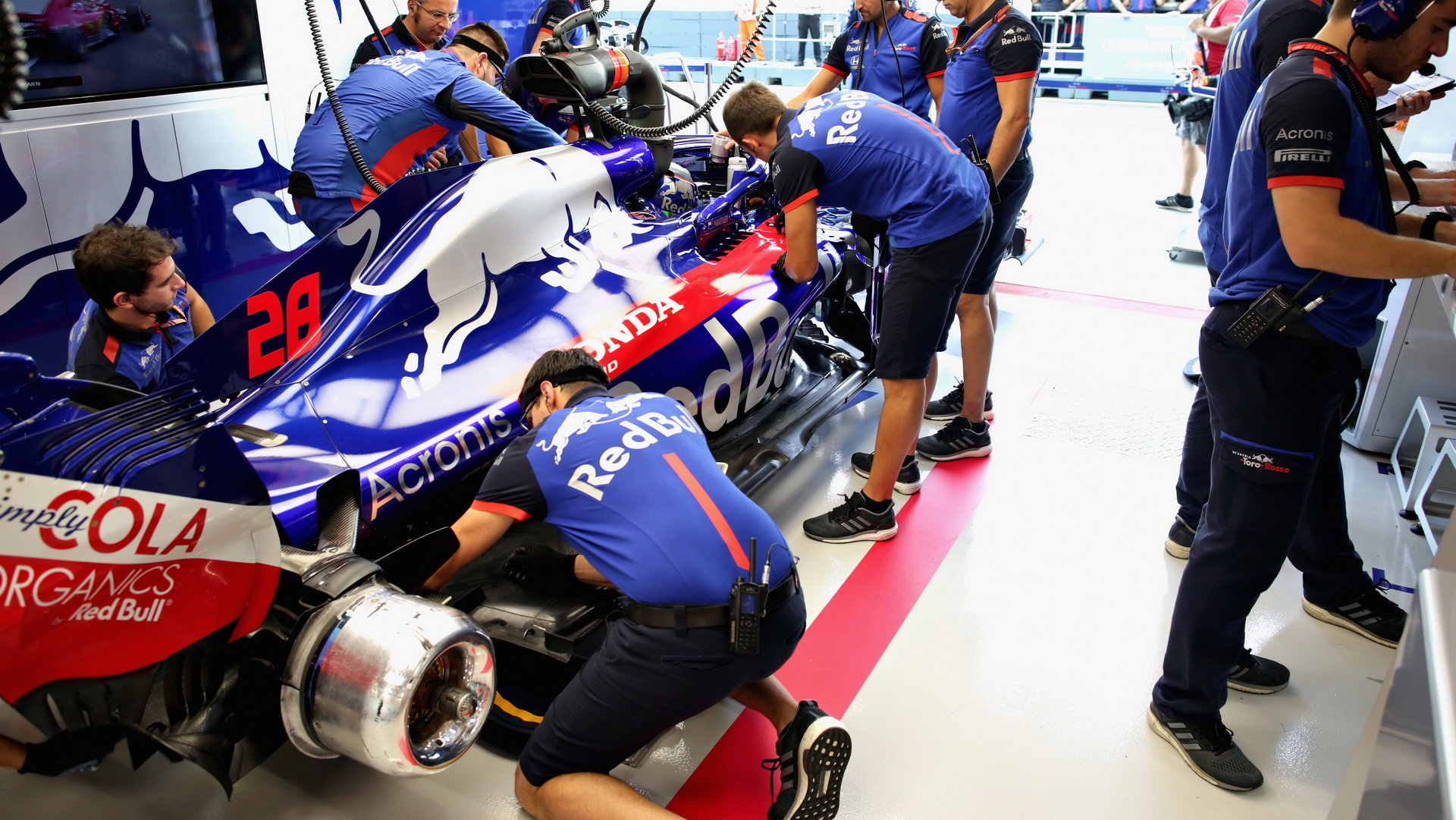 Brendon Hartley při pátečním tréninku v Singapuru