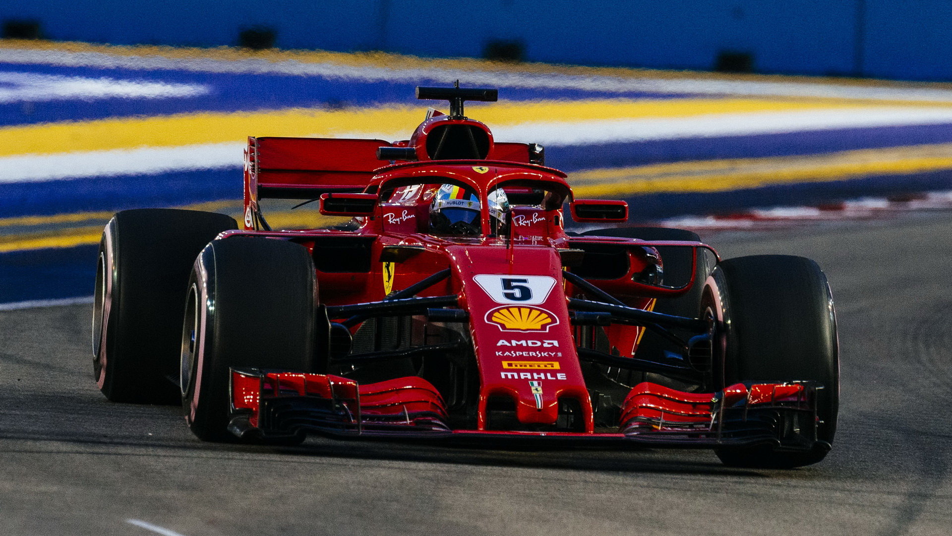 Sebastian Vettel v kvalifikaci na GP Singapuru