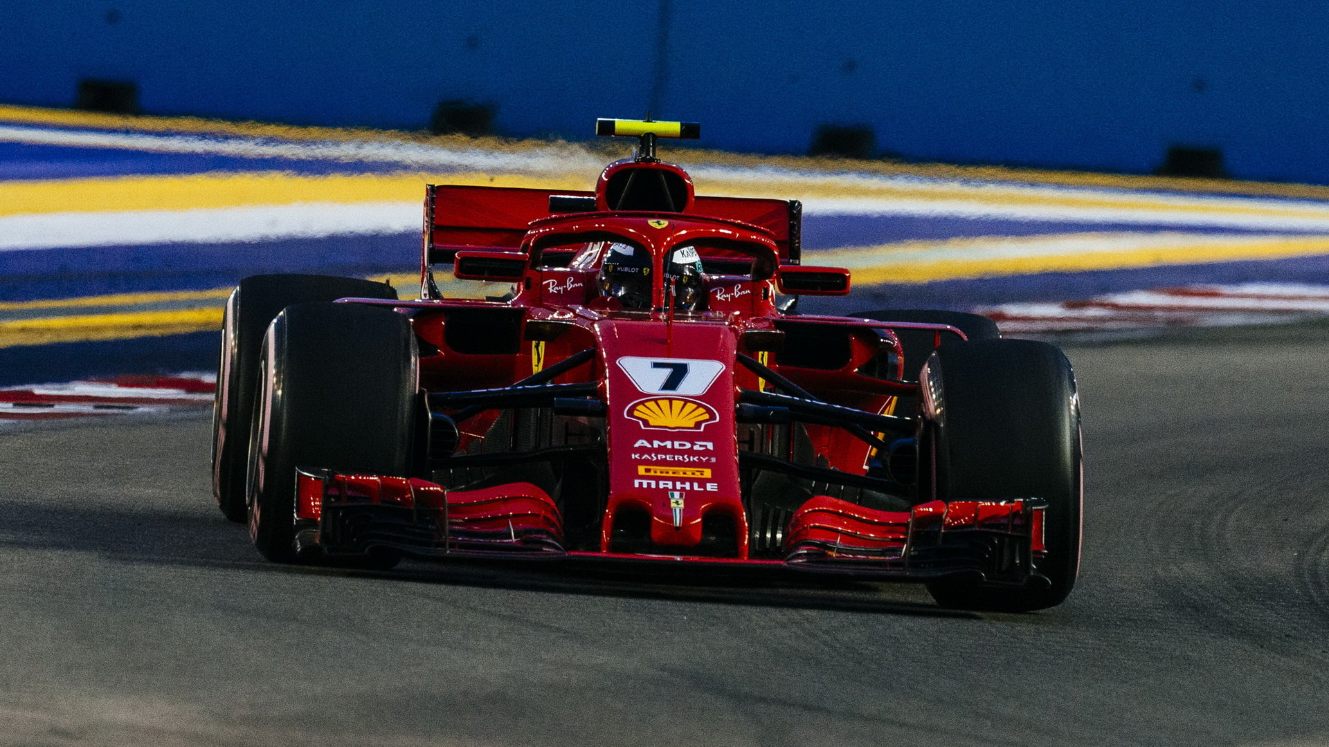 Kimi Räikkönen v kvalifikaci v Singapuru