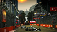 Lewis Hamilton a Valttri Bottas v kvalifikaci v Singapuru