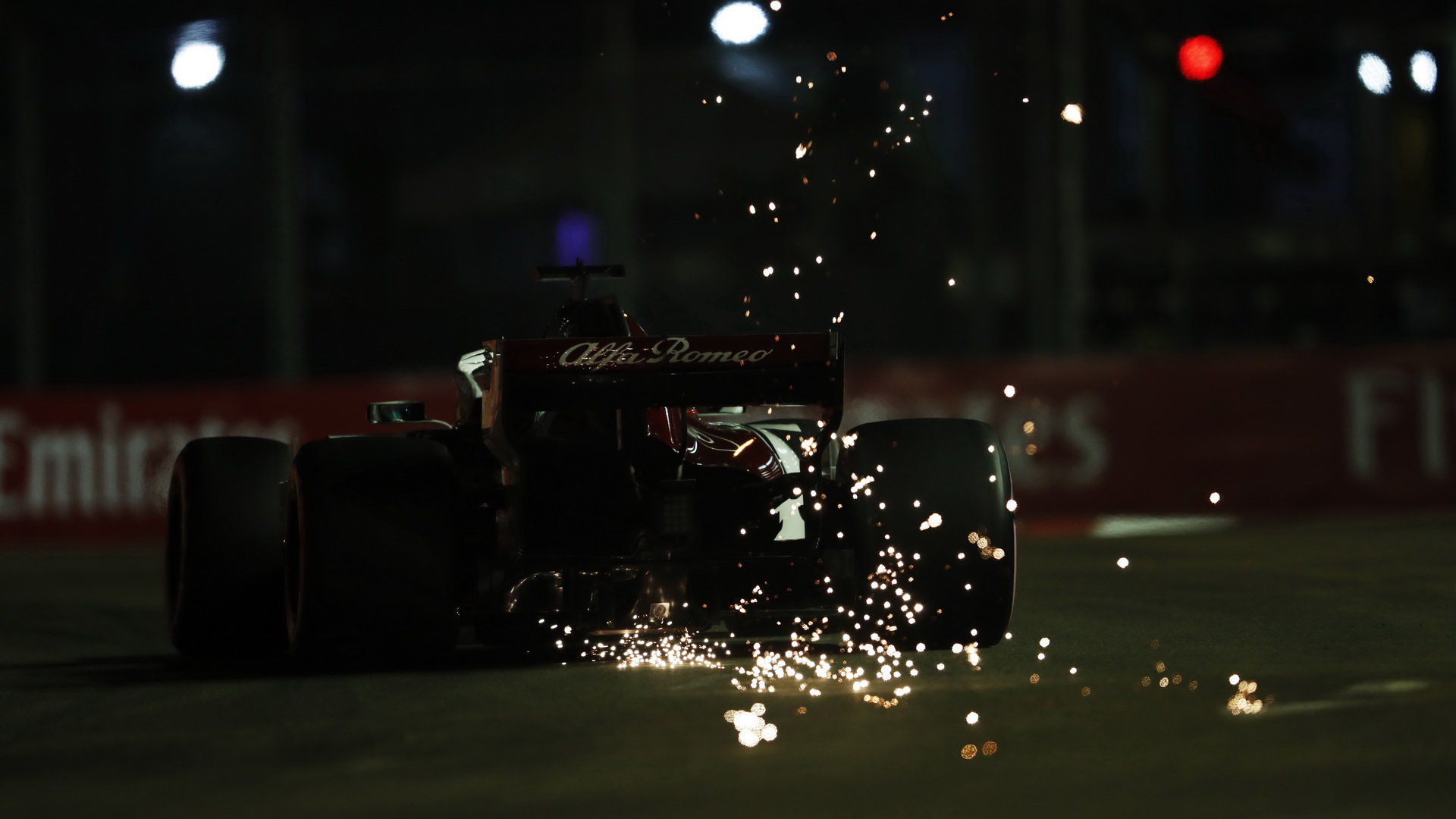 Marcus Ericsson jiskřil v kvalifikaci v Singapuru