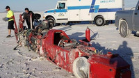 Robert Dalton přežil nehodu svého závodního speciálu Flashpoint Streamliner při rychlosti 687 km/h (Facebook/Flashpoint Streamliner)