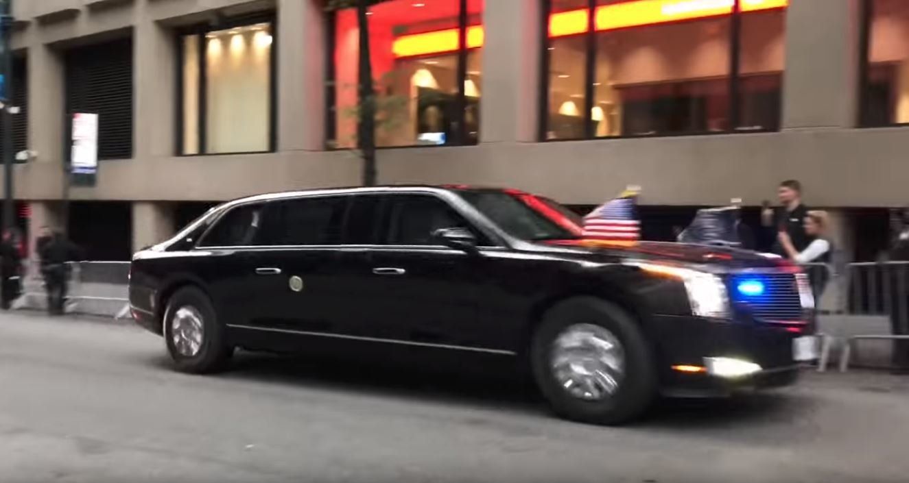 Nový automobil prezidenta USA, označovaný jako "Bestie," už si odbyl premiéru