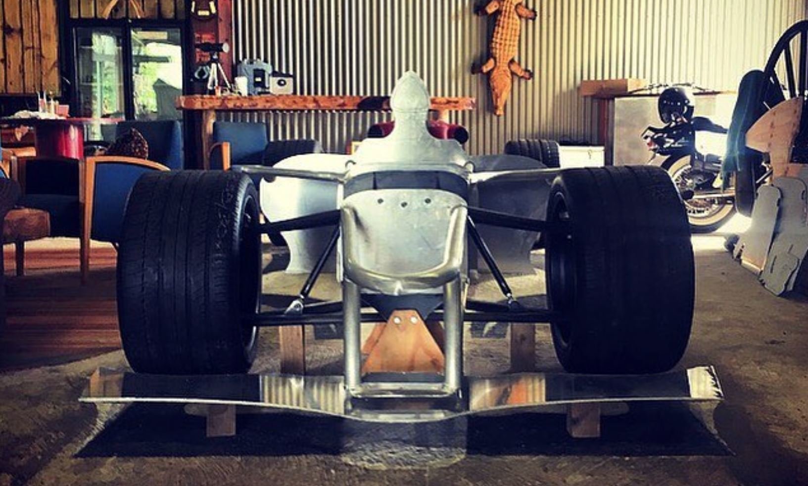 Australský kutil staví repliku Formule 1 nazvanou Zacaria (Instagram/zacariasupercars)