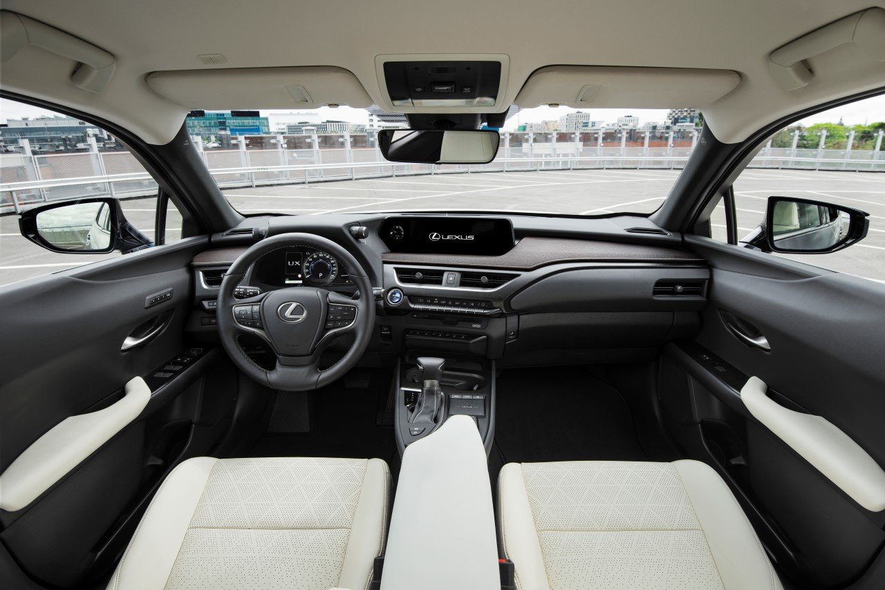 Vzhled nového Lexusu UX ovlivnil kreslený seriálový robot Mazinger Z