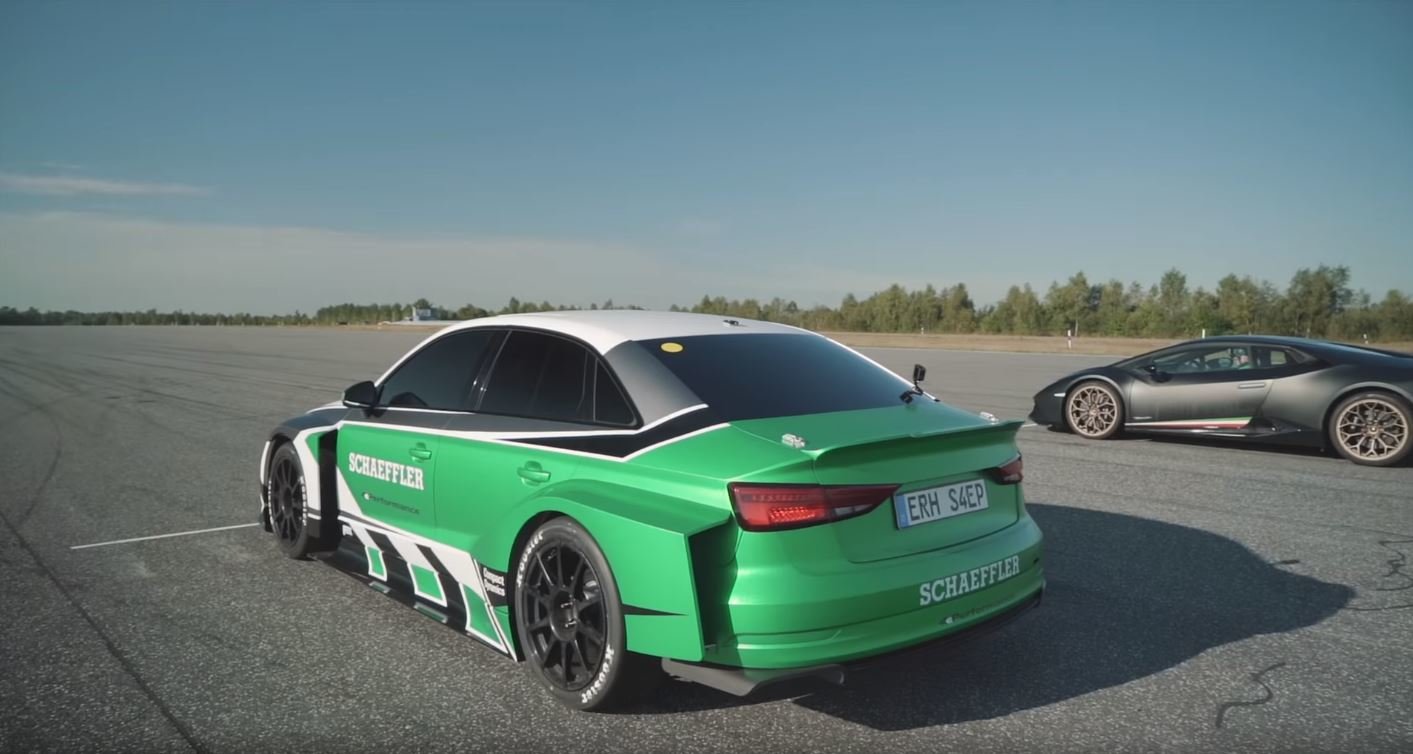 Upravená Audi RS3 s elektrickým pohonem vyzvala na souboj moderní supersporty