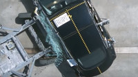 Tesla Model 3 během crash testů NHTSA