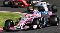 Esteban Ocon v závodě v Japonsku