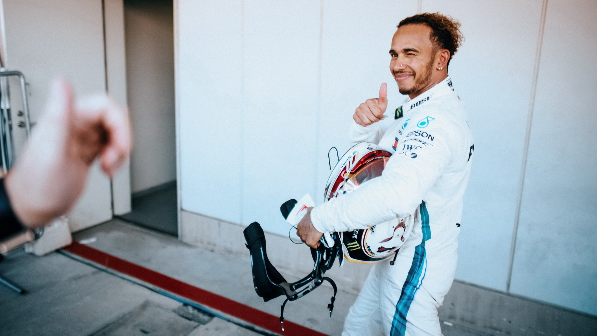 Lewis Hamilton po vítězném závodě v Japonsku