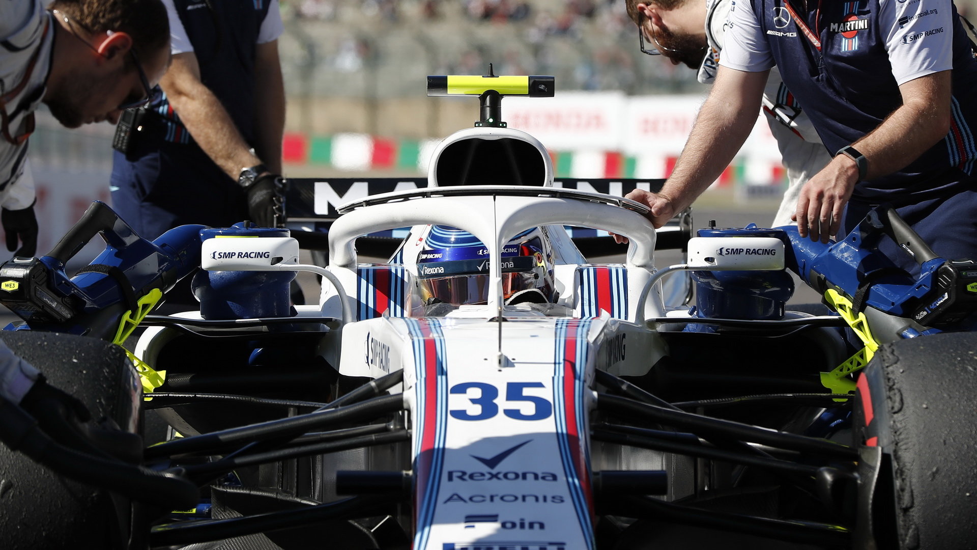 Sergej Sirotkin před závodem v Japonsku