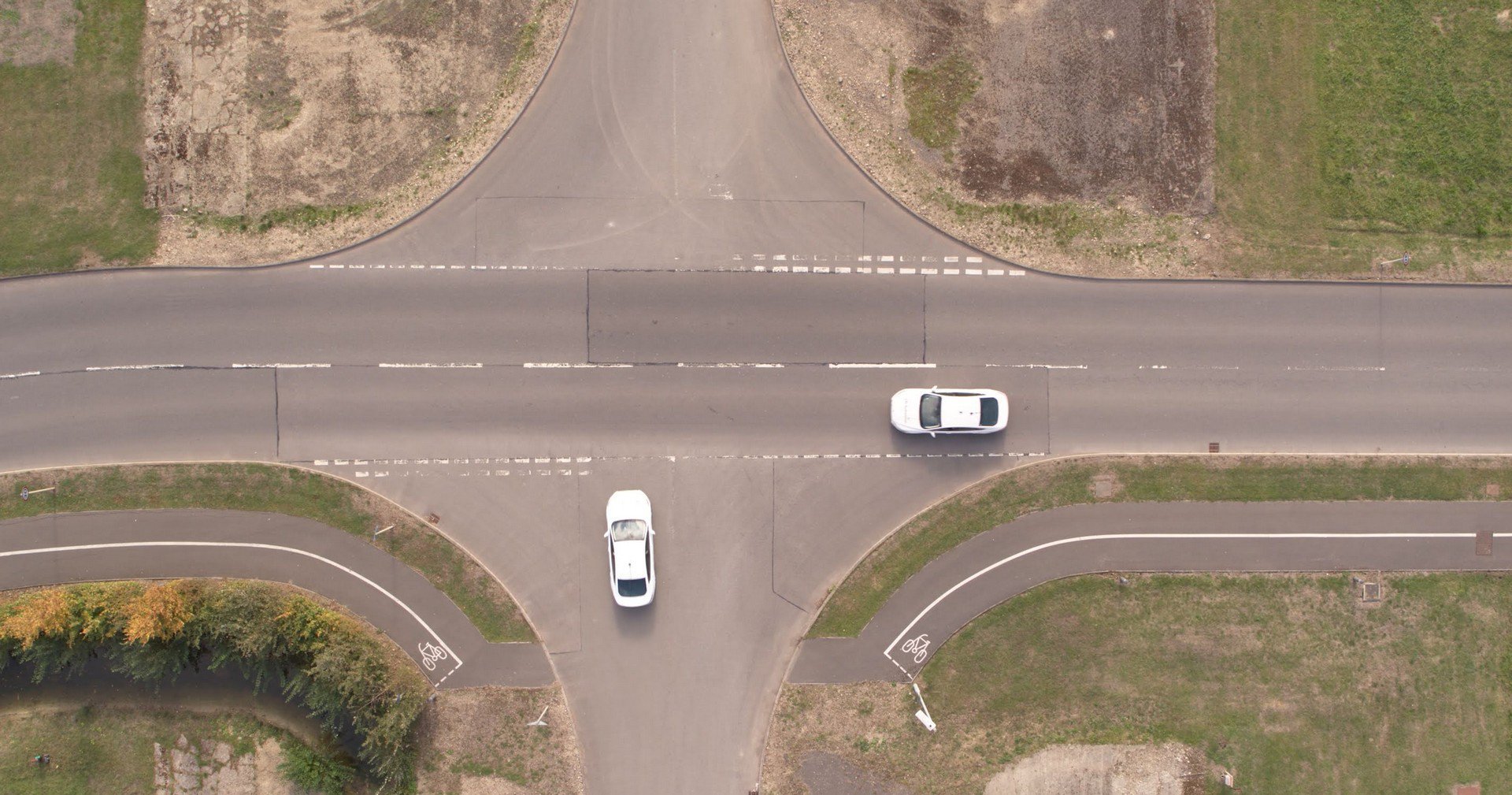 Ford zkoumá možnosti průjezdu křižovatek bez semaforů