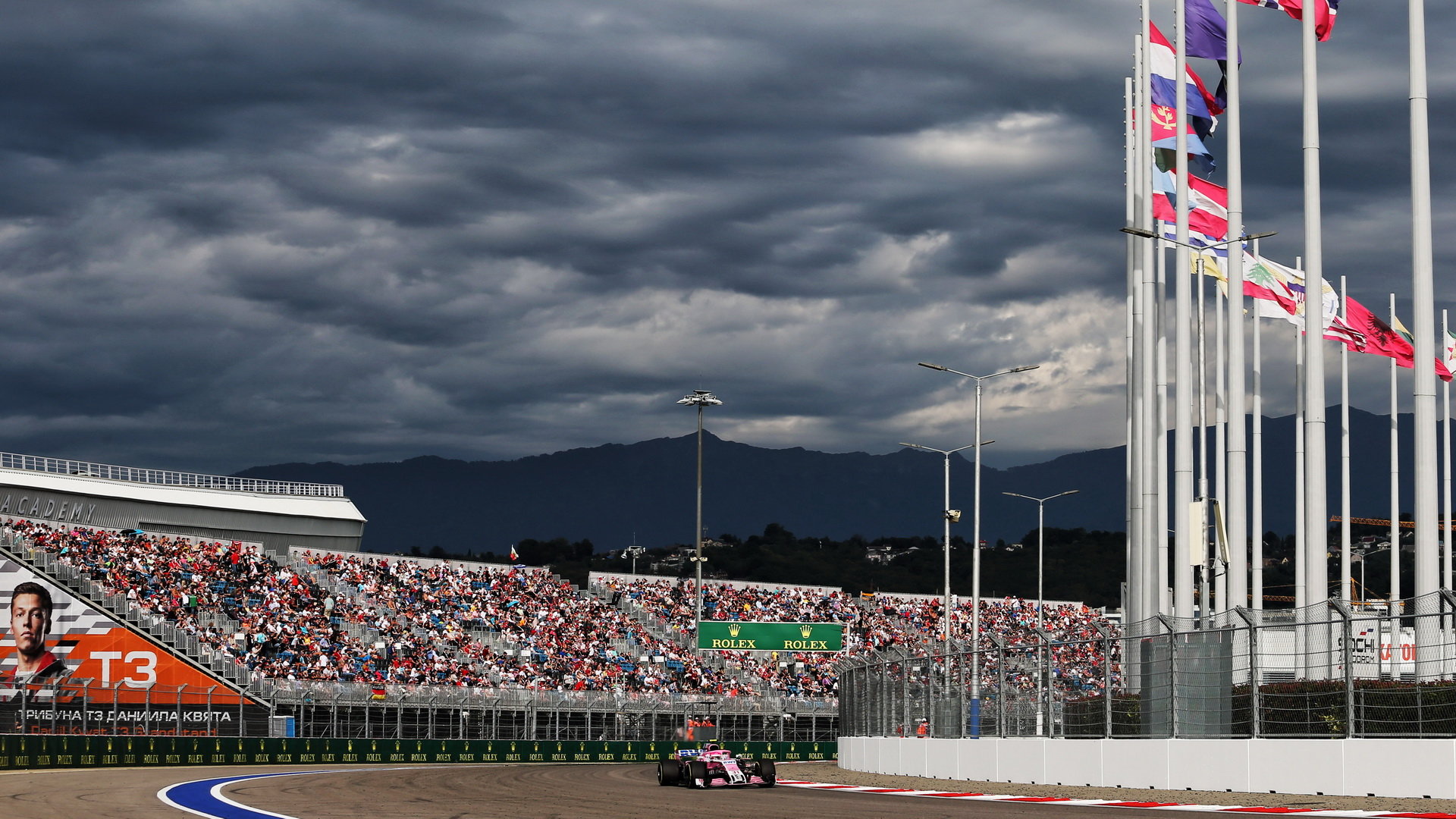 Esteban Ocon v závodě v Rusku