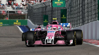 Esteban Ocon v závodě v Rusku