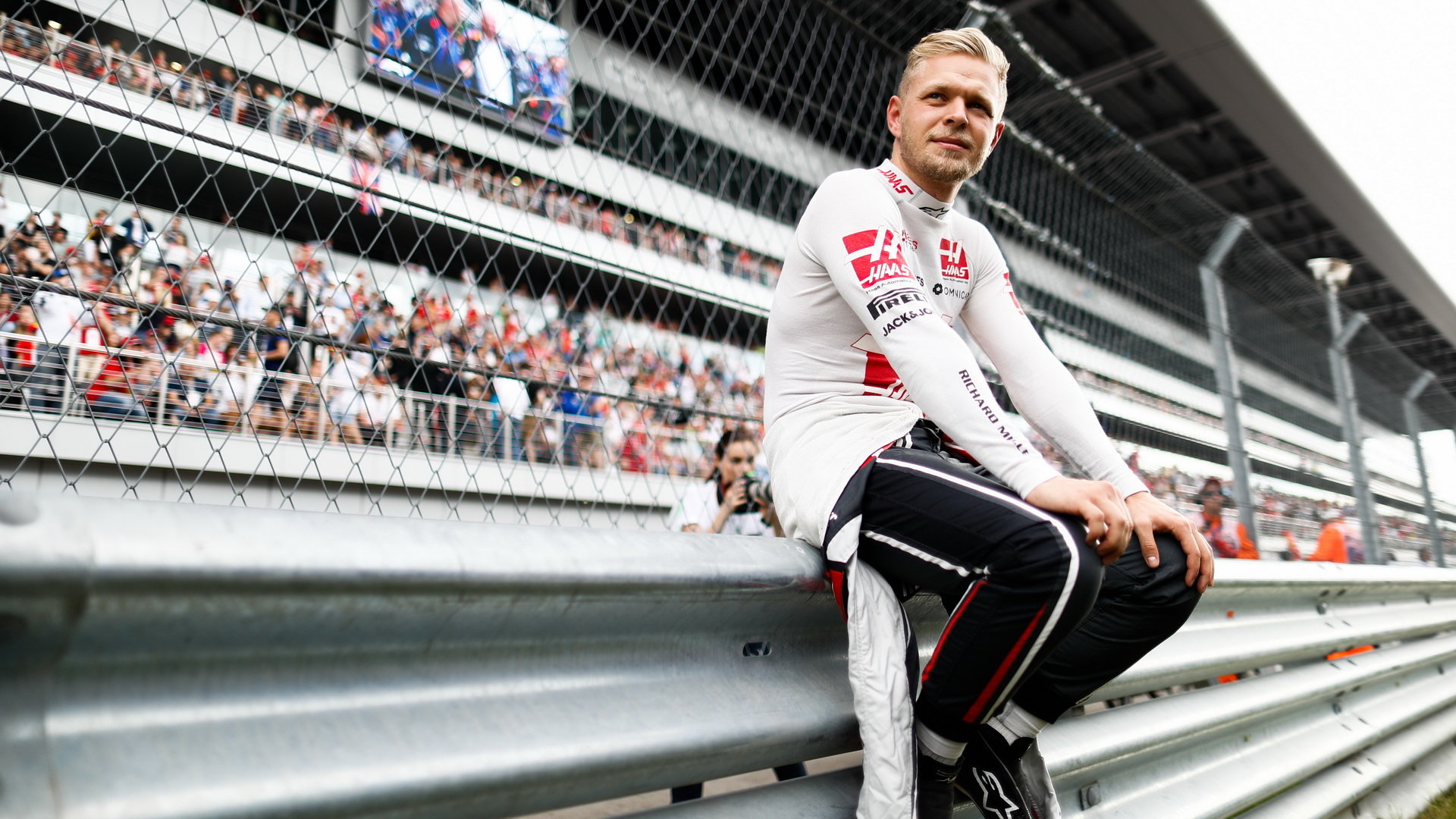 Kevin Magnussen před závodem v Rusku