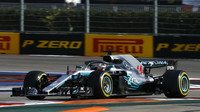 Lewis Hamilton v závodě v Rusku