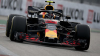 Max Verstappen v závodě v Rusku