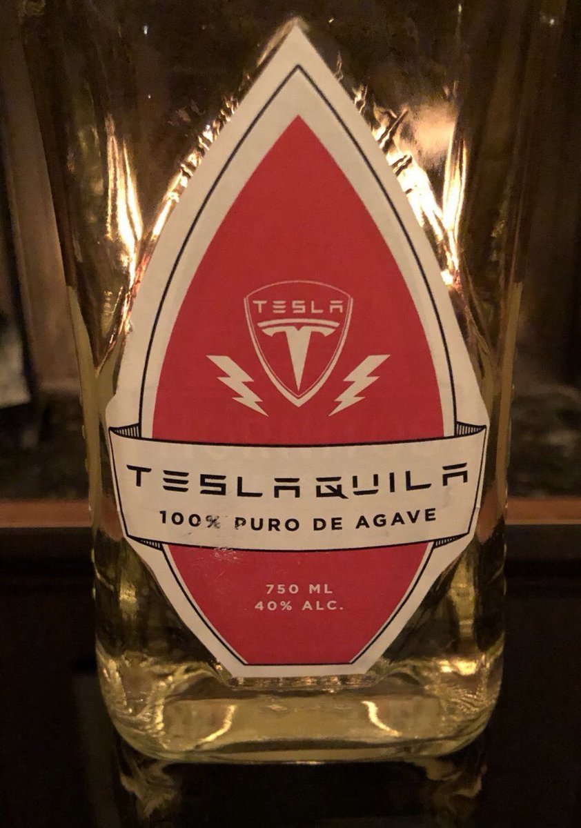 První návrh etikety pro Teslaquilu. (Twitter / Elon Musk)