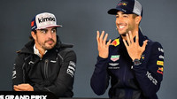 Fernando Alonso a Daniel Ricciardo na tiskovce v Austinu