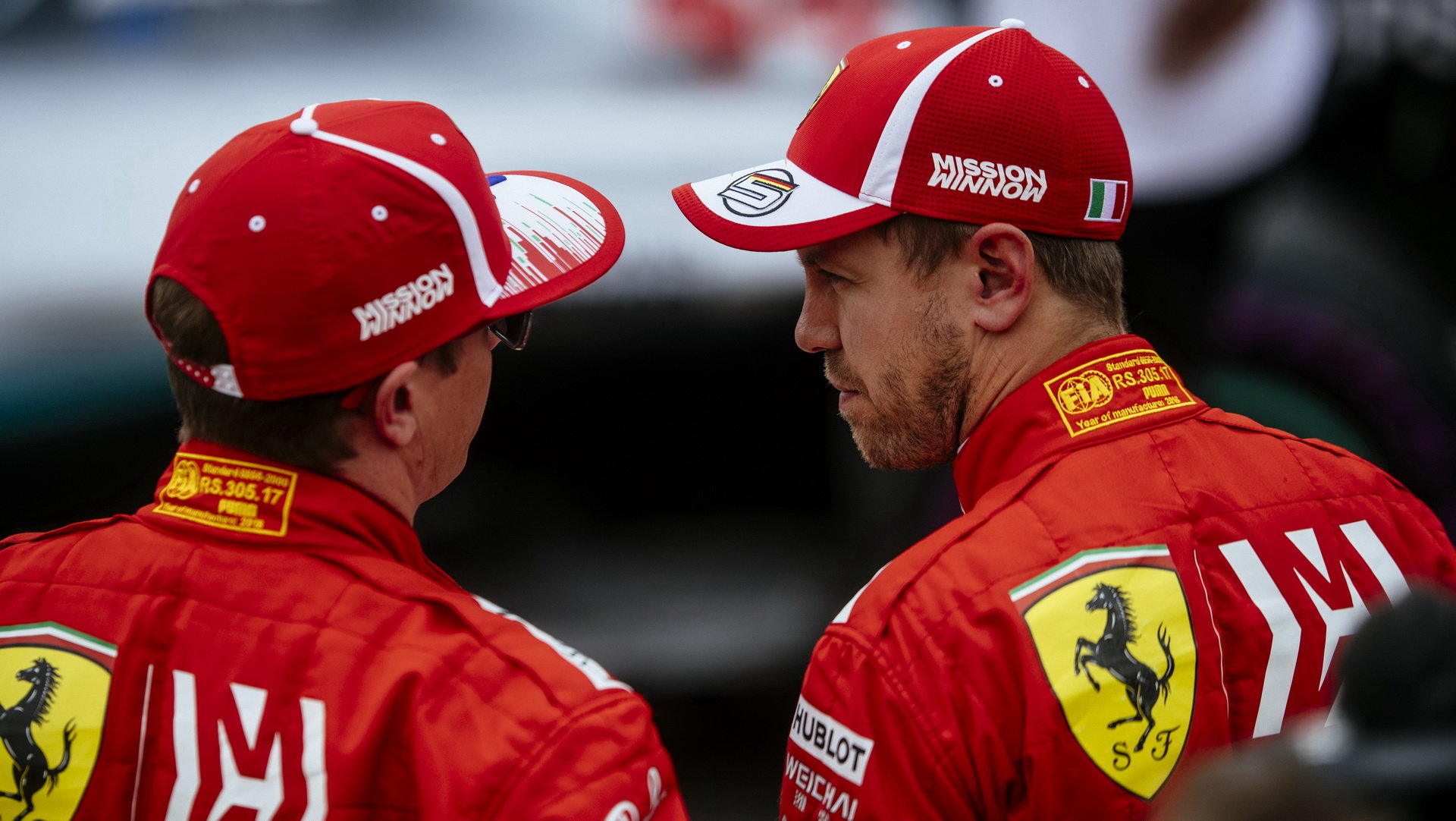 Kimi Räikkönen se Sebastianem Vettelem po kvalifikaci v Austinu
