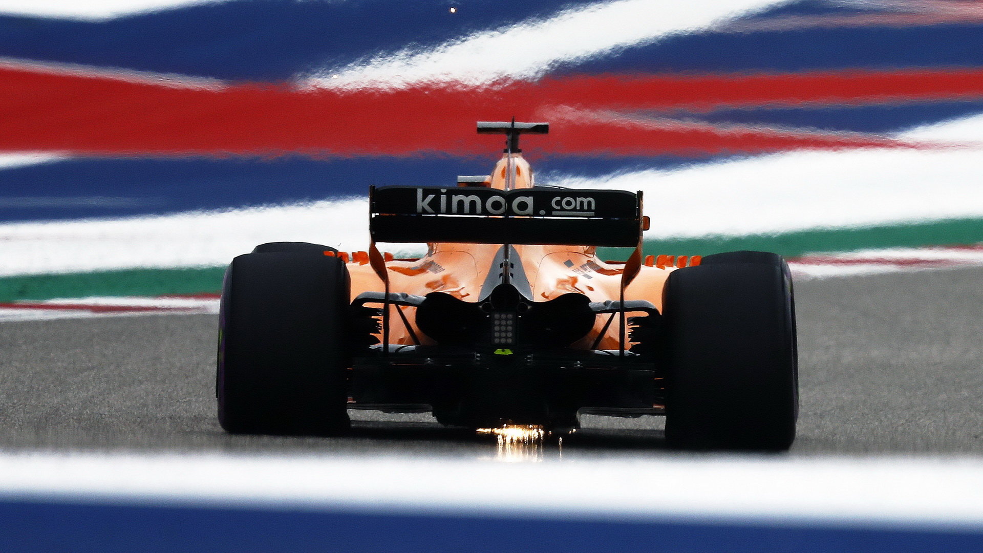 McLaren je nyní na dně, podle Sainze se ale vzchopí
