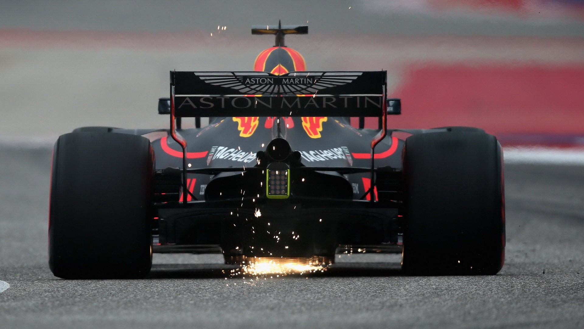 Daniel Ricciardo jiskřil v kvalifikaci v Austinu