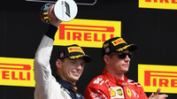 Max Verstappen a Kimi na pódiu po závodě v Austinu