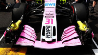 Přední křídlo vozu Force India před závodem v Mexiku