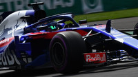 Brendon Hartley v závodě v Mexiku