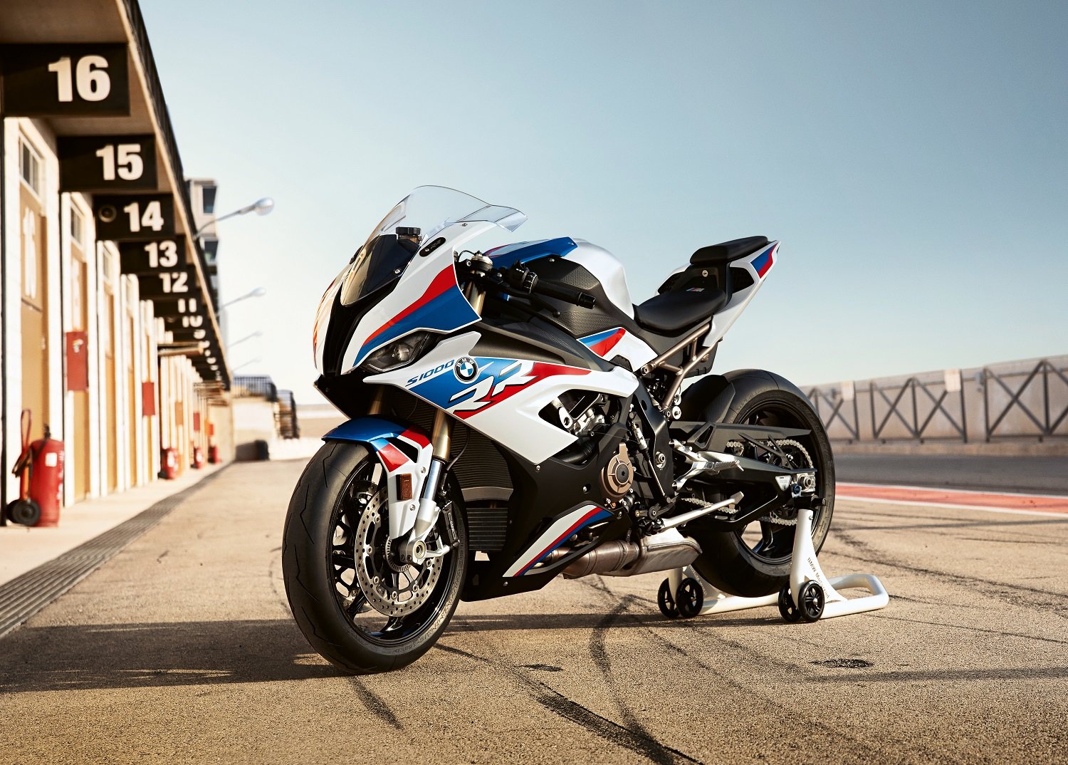 BMW Motorrad poprvé představuje M příslušenství a díly M Performance Parts pro nové S 1000 RR.