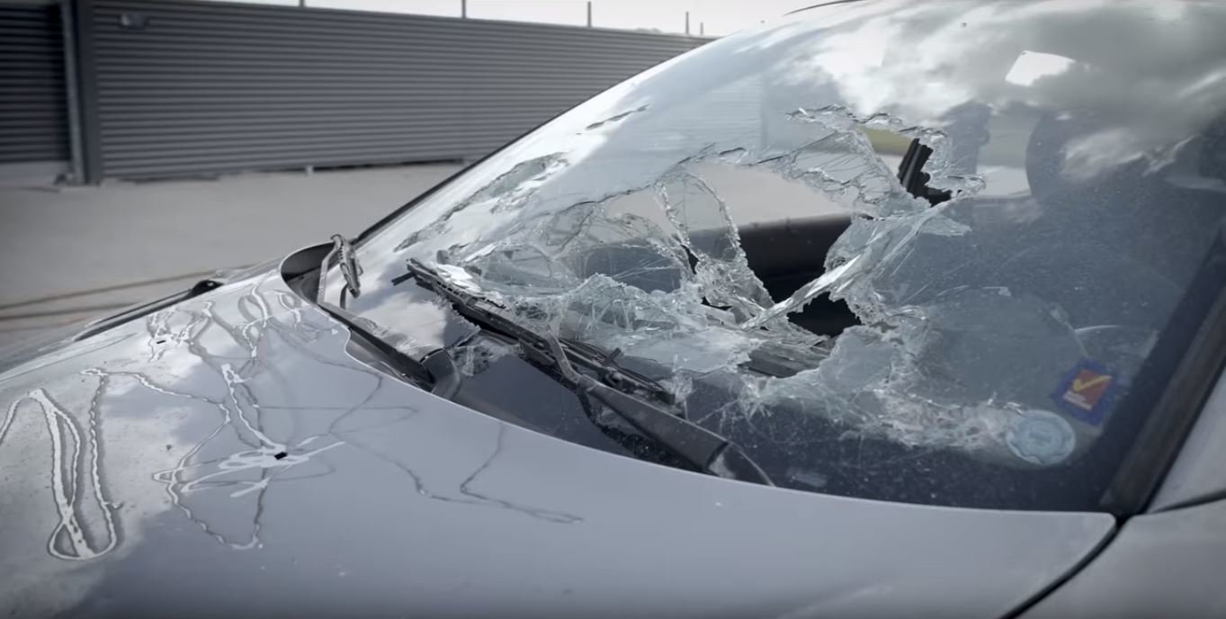 Extrémně výkonná wapka pořádně potrápila Peugeot 206