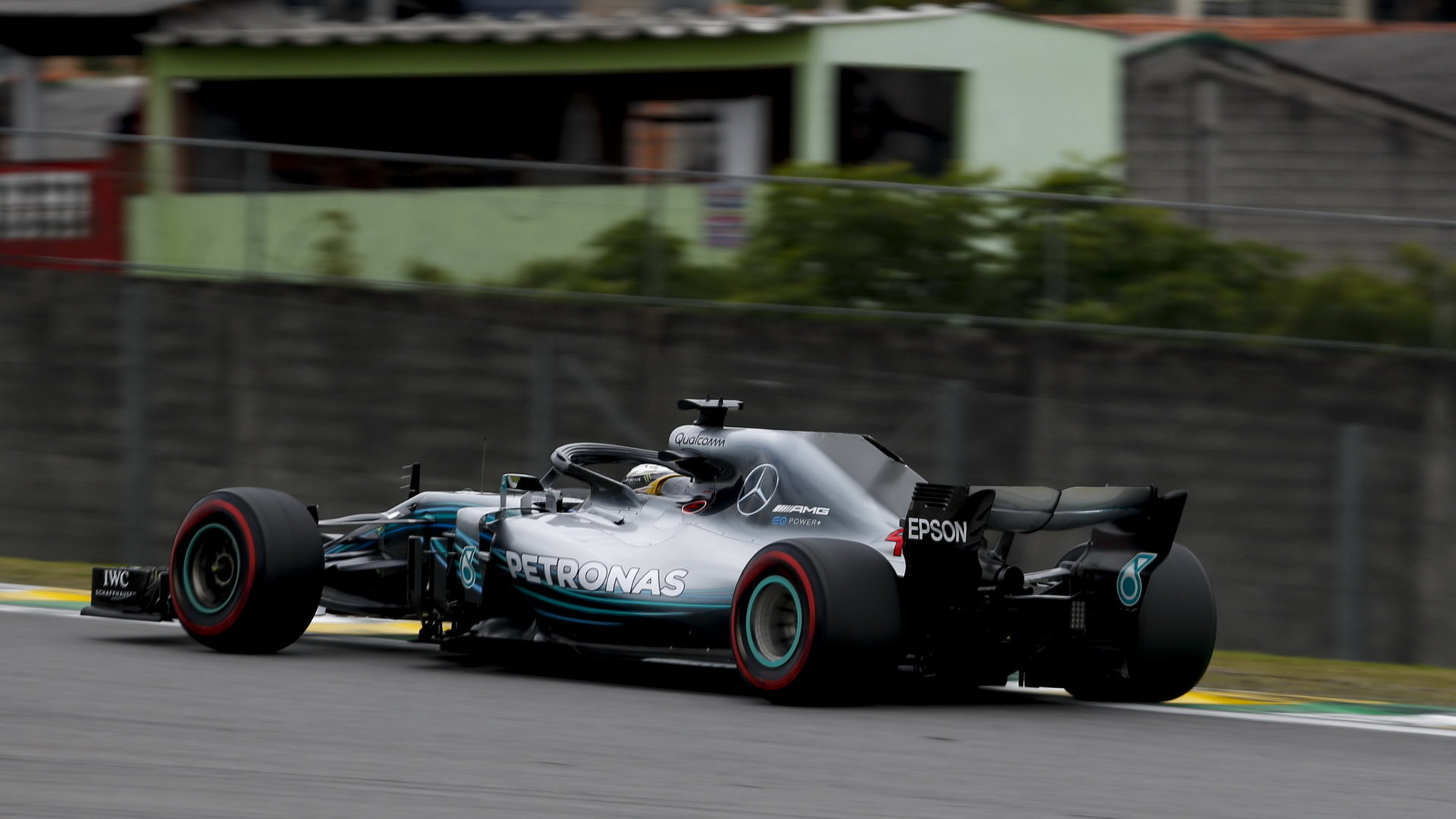Lewis Hamilton v kvalifikaci v Brazílii