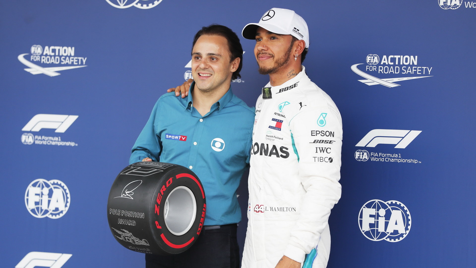 Felipe Massa a Lewis Hamilton po kvalifikaci v Brazílii
