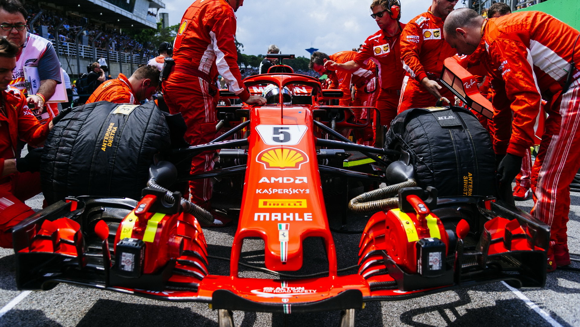 Ve Ferrari by si jistě přáli konečně i přes matné zbarvení zazářit v celém šampionátu