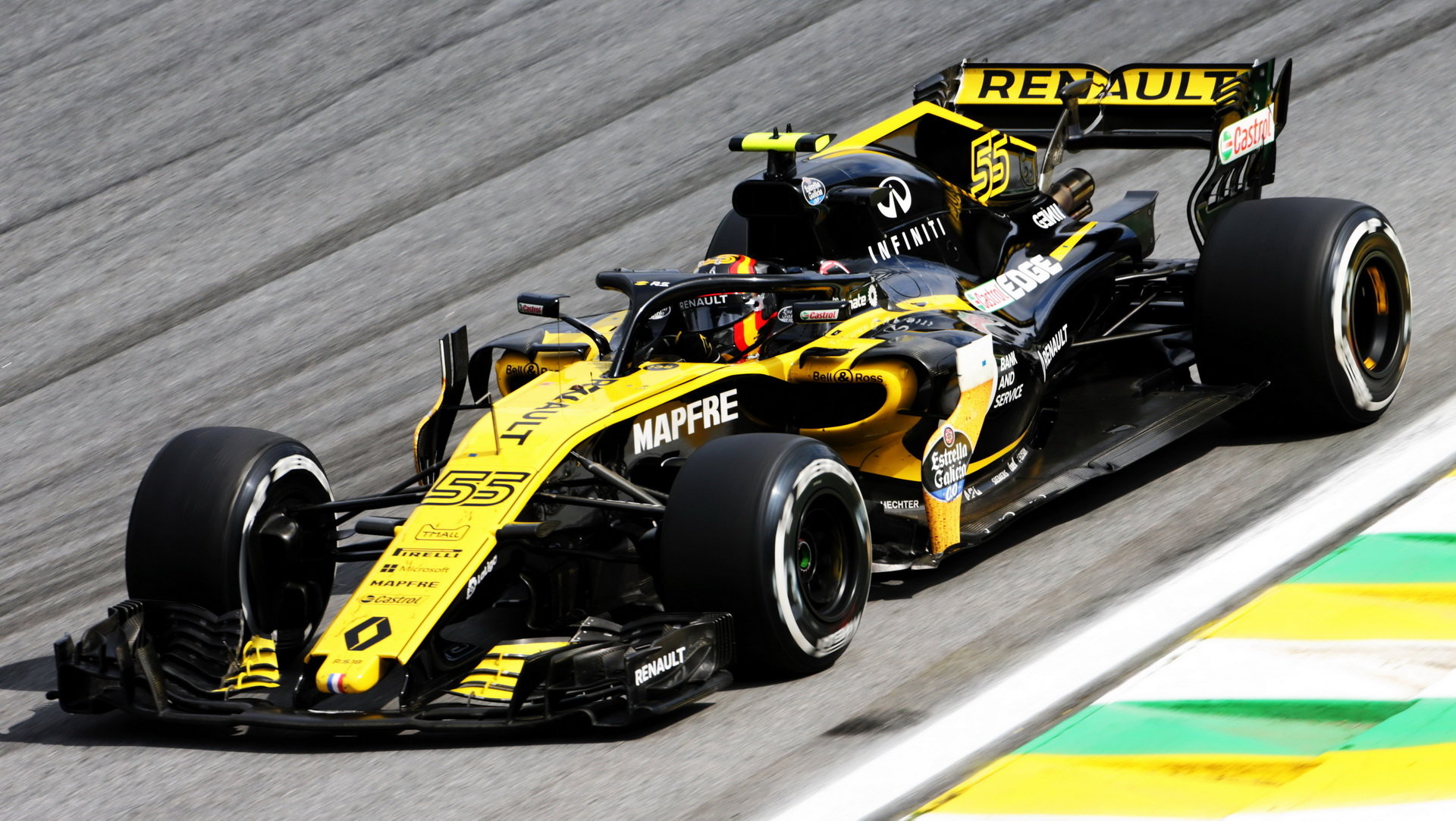Carlos Sainz s Renaultem RS18 v Brazílii