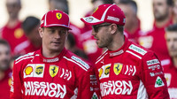 Kimi Räikkönen a Sebastian Vettel v Abú Zabí