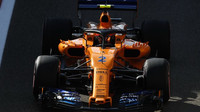 Stoffel Vandoorne v tréninku v Abú Zabí