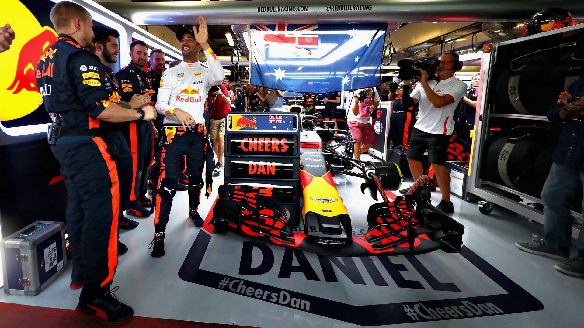 Daniel Ricciardo se loučí s týmem Red Bull před závodem v Abú Zabí