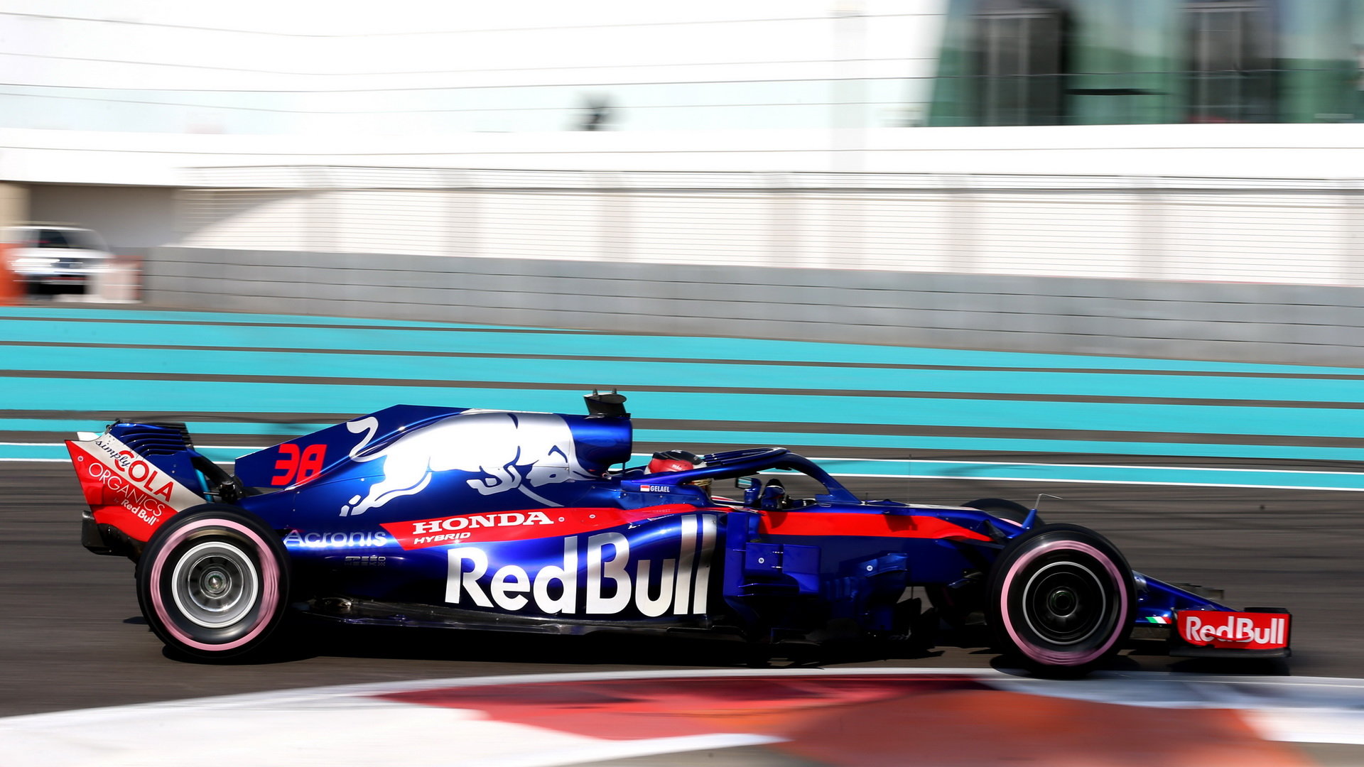 Toro Rosso v posledních testech roku 2018 v Abú Zabí
